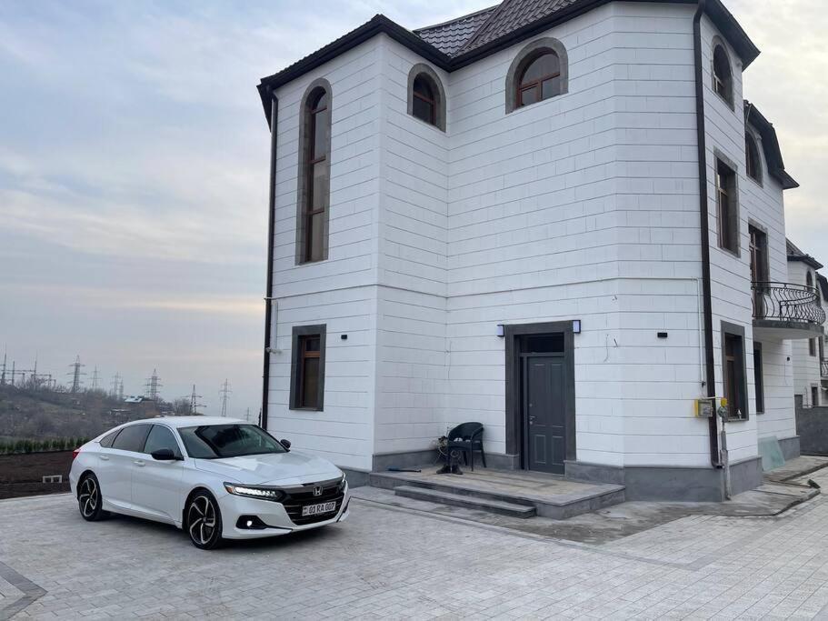 Fabulous In Yerevan. Villa
