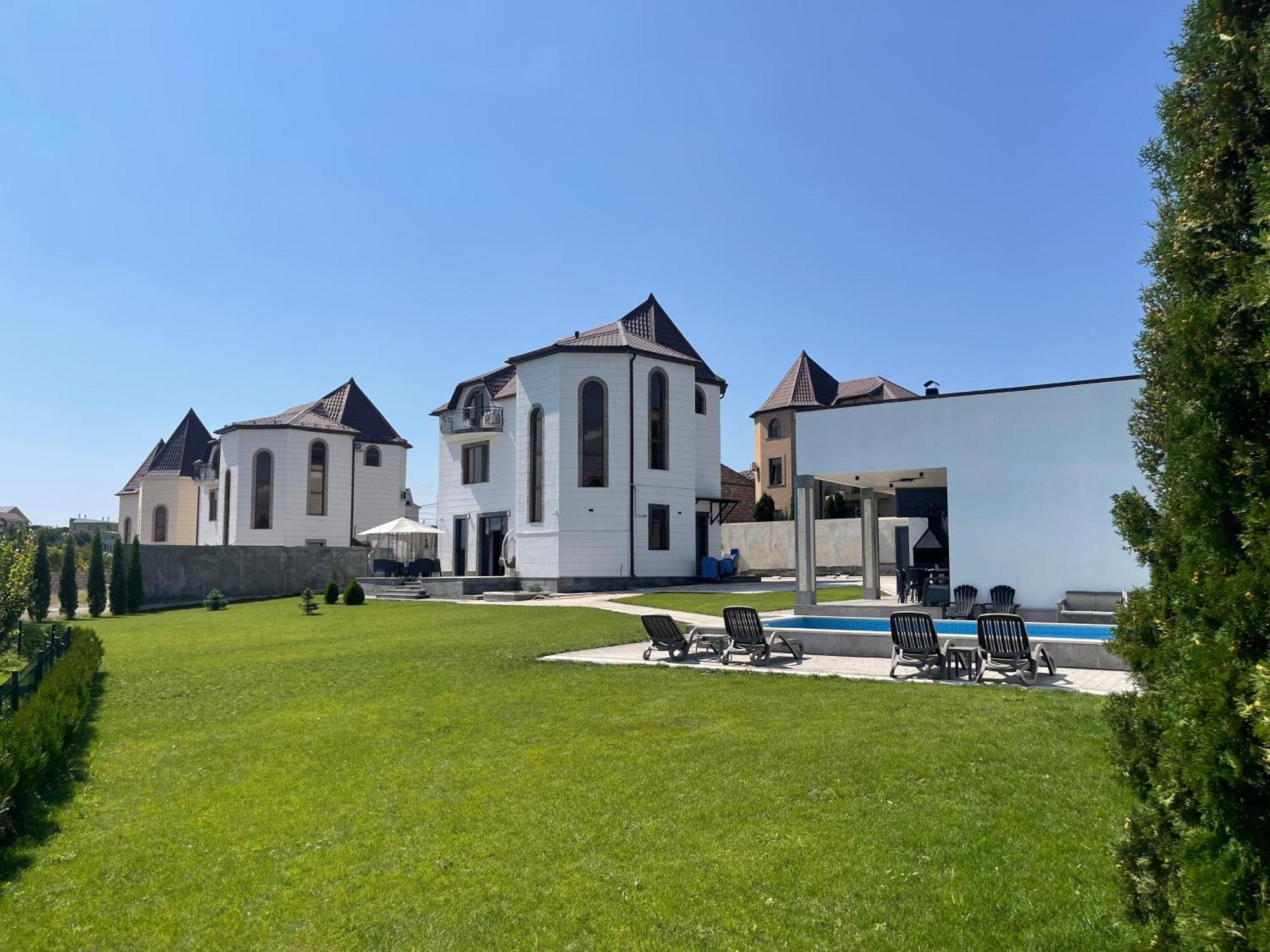 Fabulous In Yerevan. Villa *